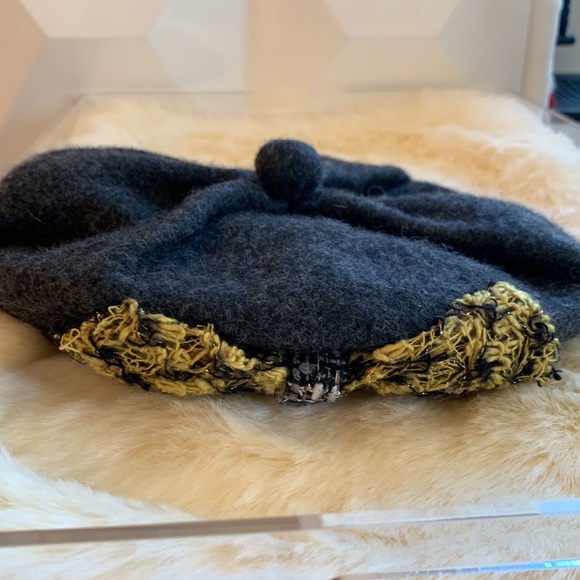 Anthropologie gray beret w bow - Picture 11 of 11